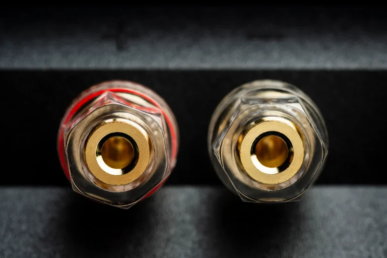 TONE-Speaker-L-White-detail-terminal-connectors-2-1-2048x1366